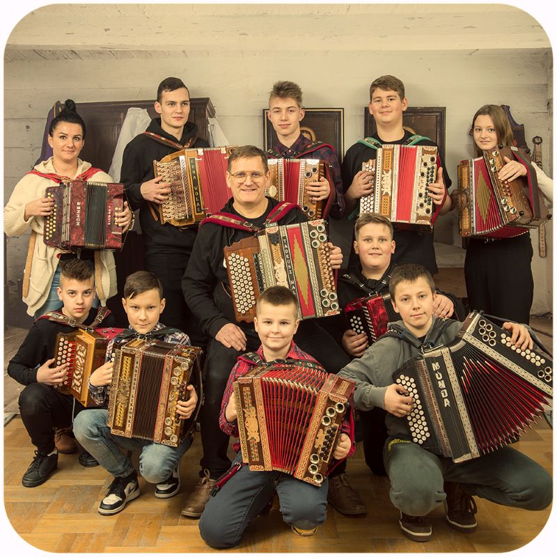 Pierwszy etap projektu "Muzykowanie Ludowe - heligonka" zakończony