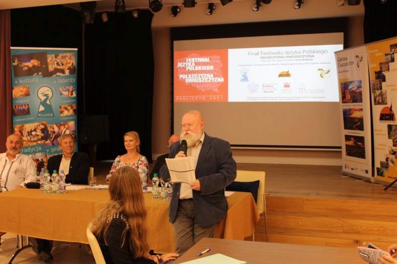 Arkadiusz Gołąb i Agnieszka Łazarek Mistrzami Języka Polskiego, Burmistrz Chrobak na podium