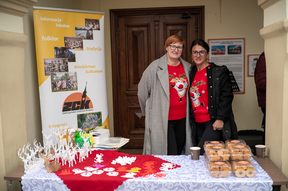 Uczestnicy Kiermaszu Bożonarodzeniowego w Zakliczynie 